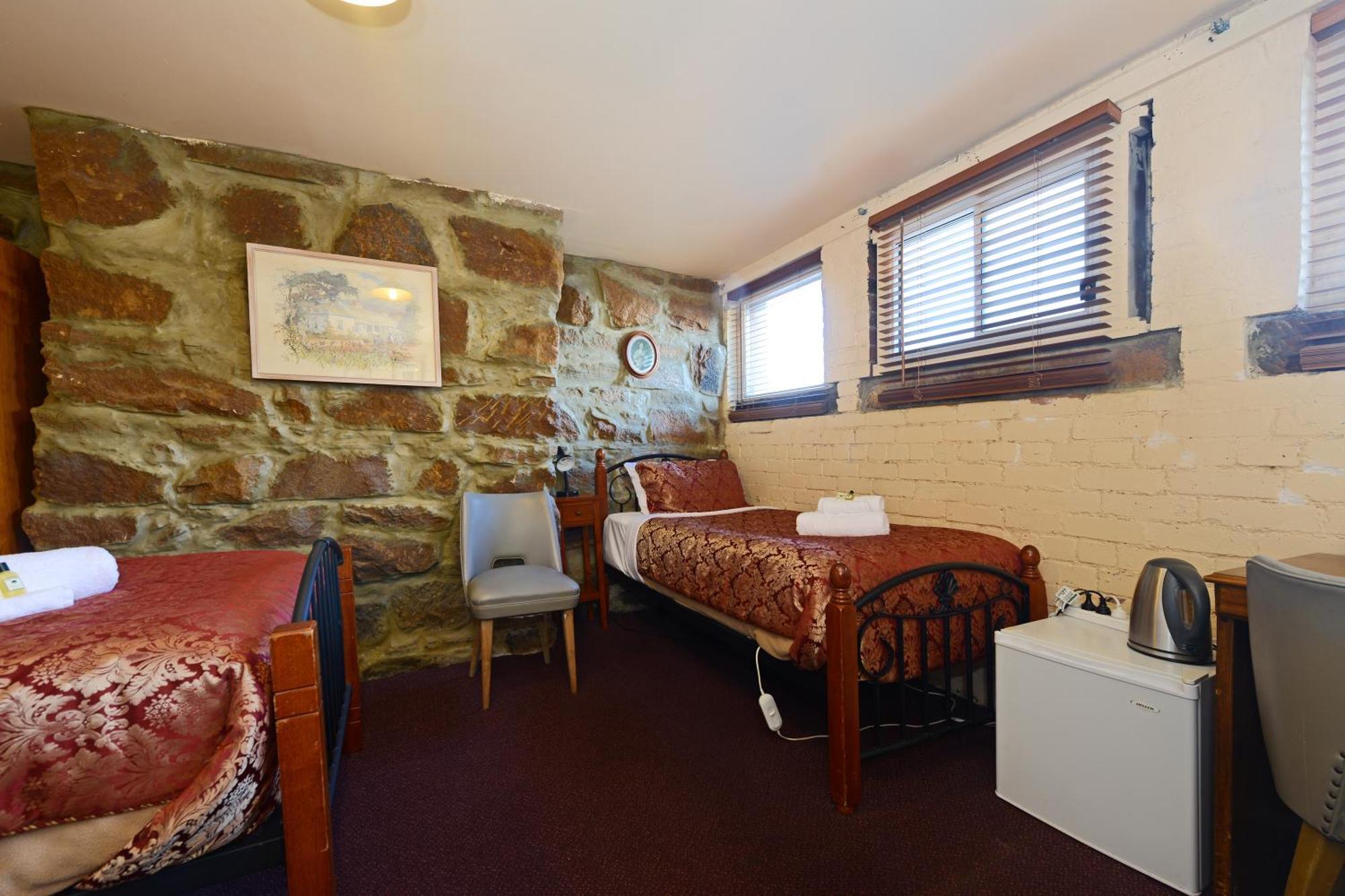 Twin Room,706559422:JPEG